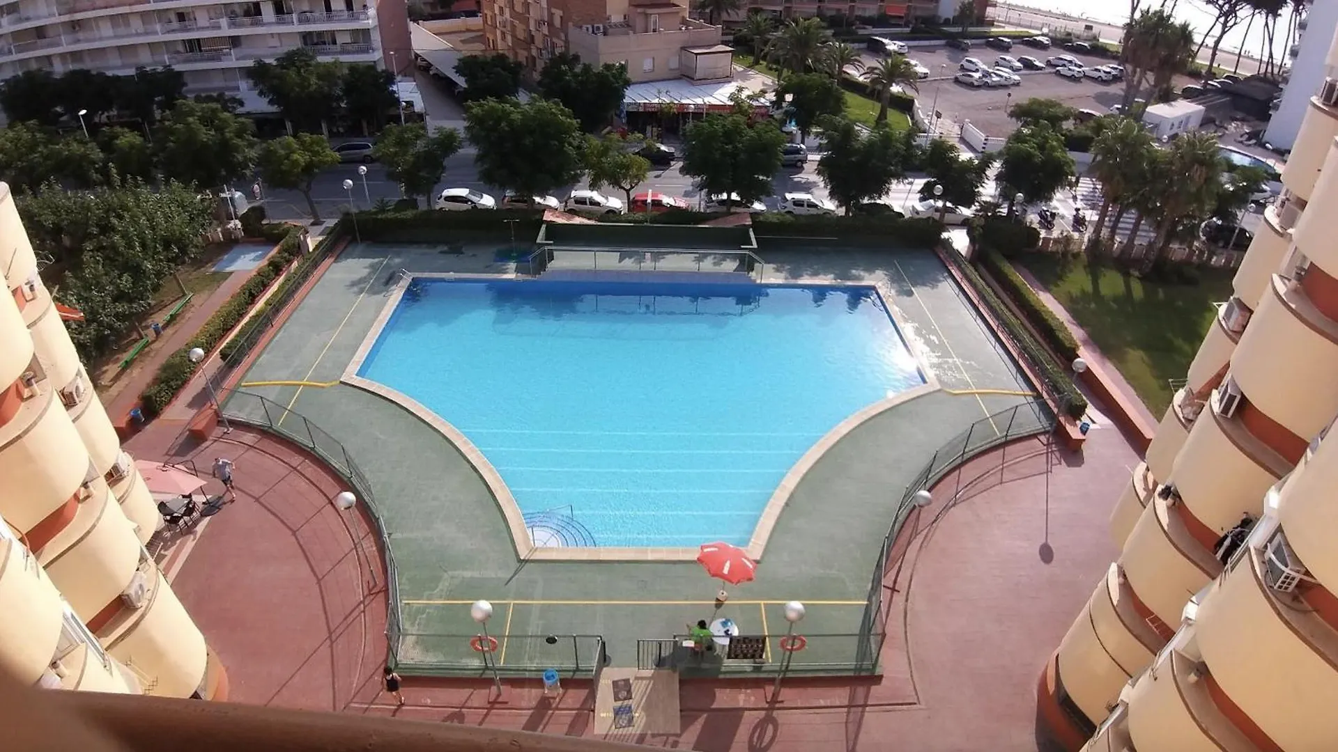Beach & Fun: Cozy Studio La Pineda Spain